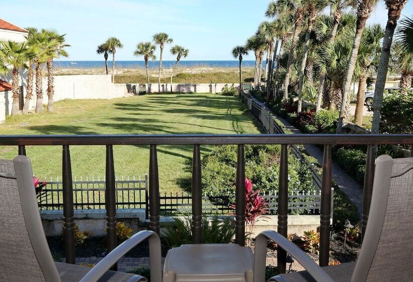 Отель La Fiesta Ocean Inn & Suites