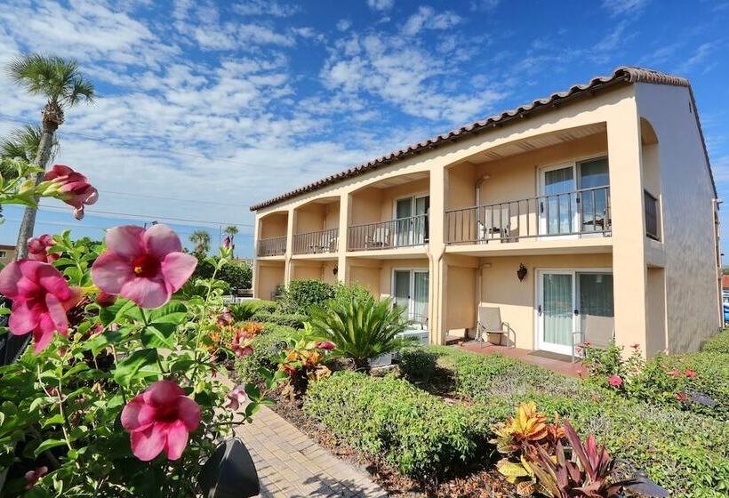 Отель La Fiesta Ocean Inn & Suites