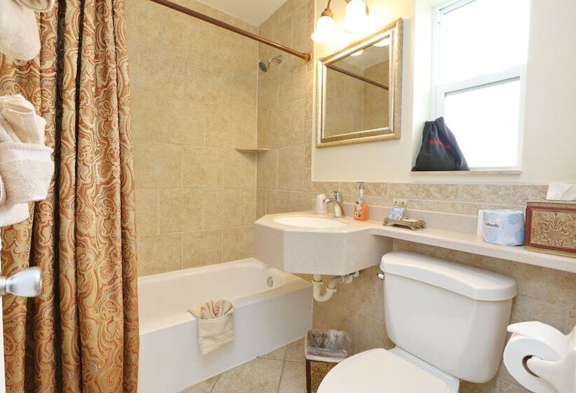 Отель La Fiesta Ocean Inn & Suites