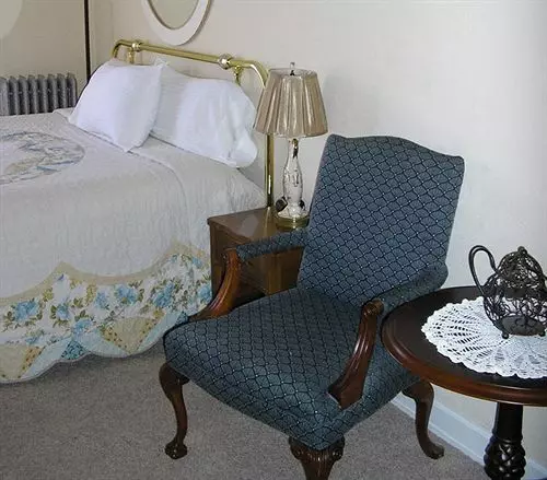 Отель La Plaza Historic & Restaurant