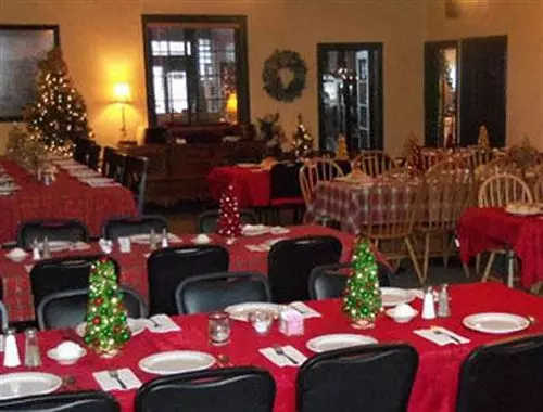 Отель La Plaza Historic & Restaurant