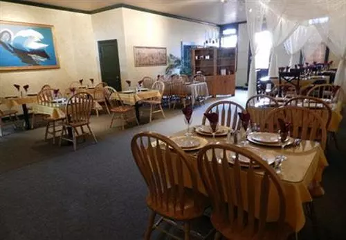 Отель La Plaza Historic & Restaurant