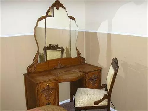 Отель La Plaza Historic & Restaurant