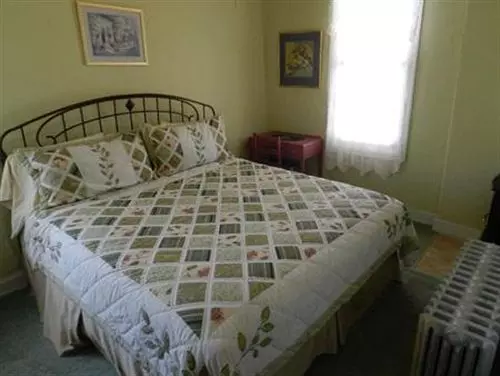 Отель La Plaza Historic & Restaurant