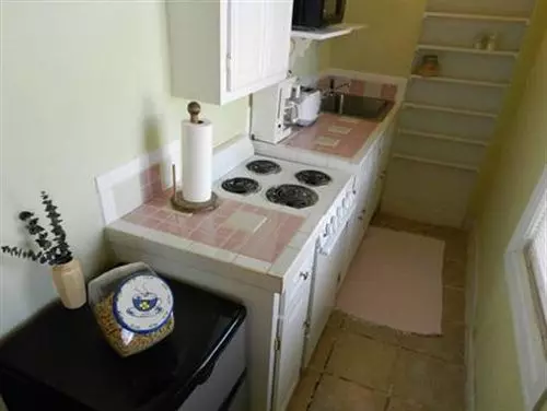 Отель La Plaza Historic & Restaurant