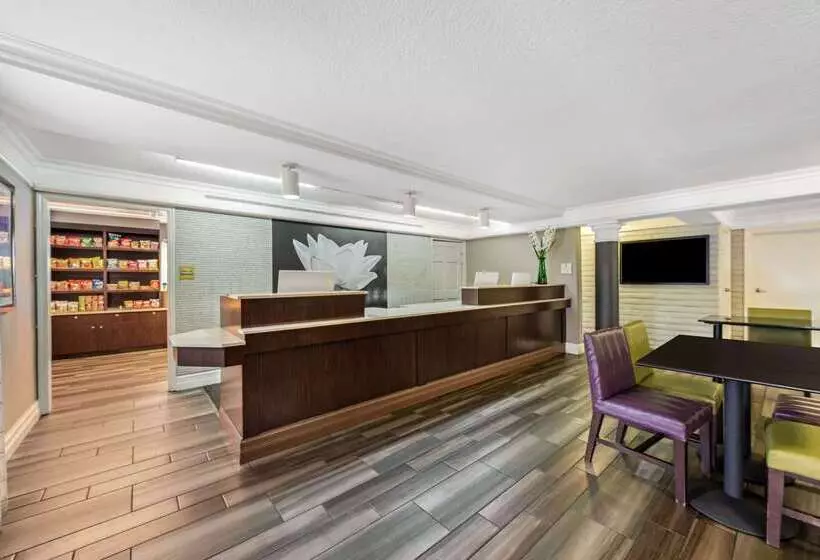 فندق La Quinta Inn By Wyndham Miami Airport North