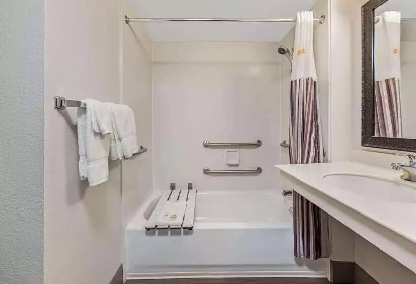 فندق La Quinta Inn By Wyndham Miami Airport North