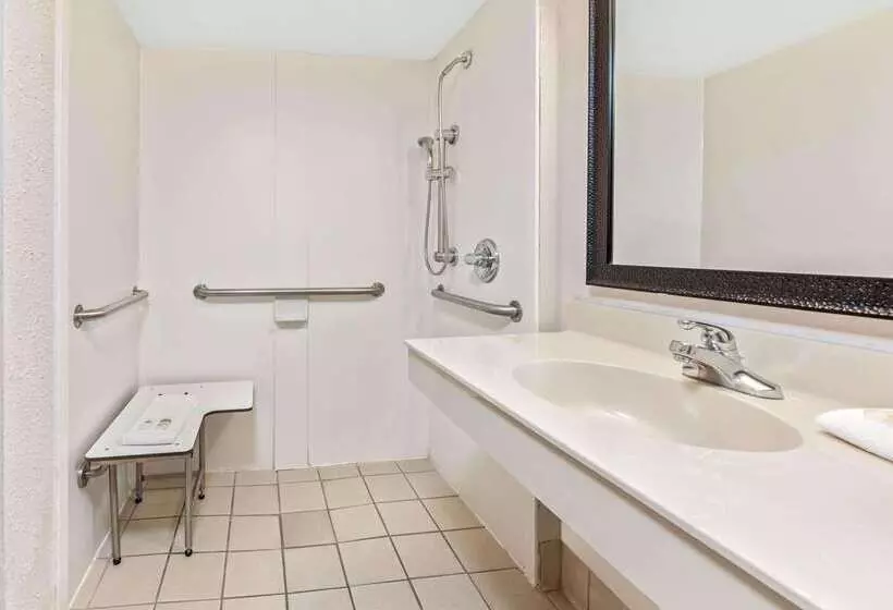 فندق La Quinta Inn By Wyndham Miami Airport North