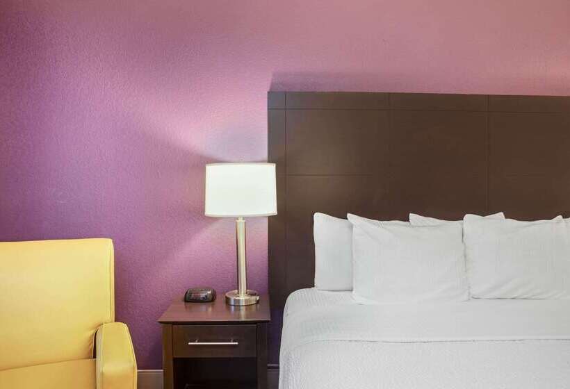 هتل La Quinta Inn By Wyndham Miami Airport North
