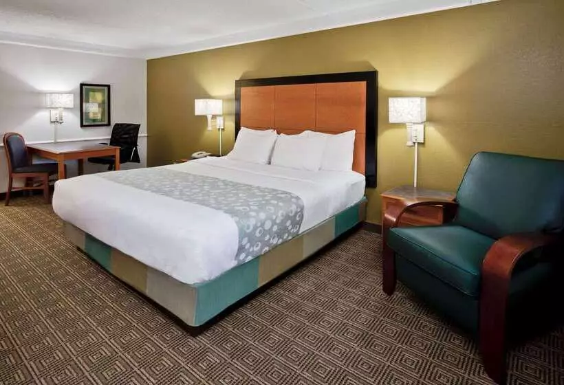 هتل La Quinta Inn By Wyndham Orlando Airport West