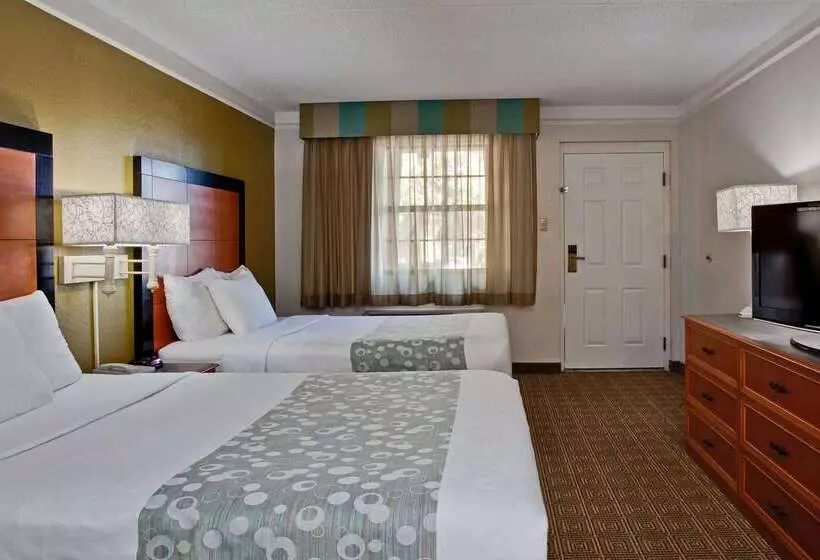 هتل La Quinta Inn By Wyndham Orlando Airport West