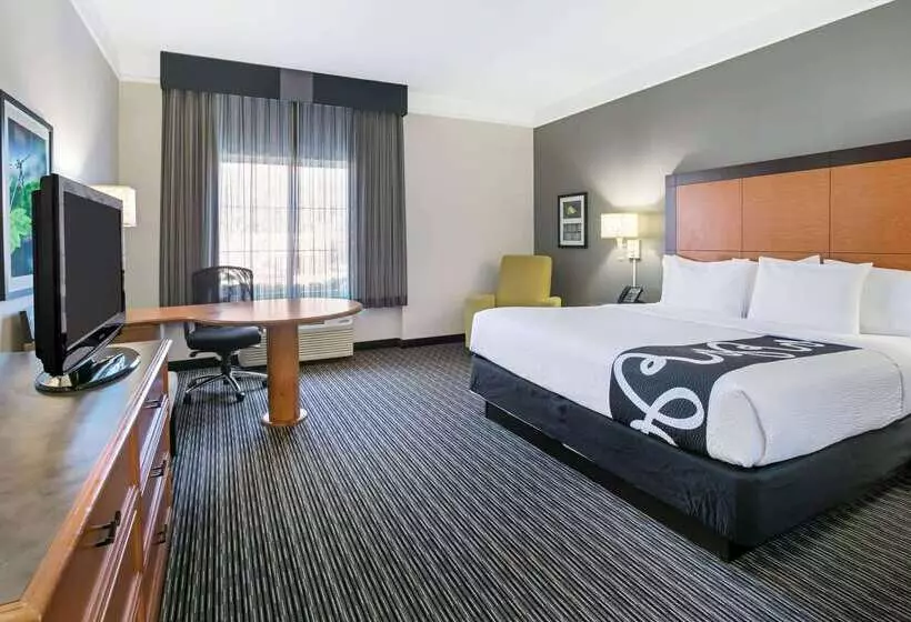 בית מלון כפרי La Quinta By Wyndham Dallas Arlington South