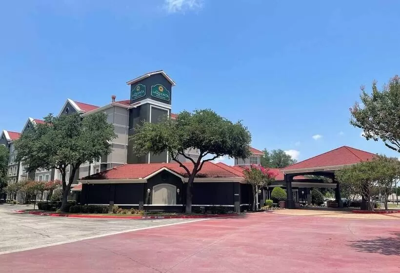 בית מלון כפרי La Quinta By Wyndham Dallas Arlington South