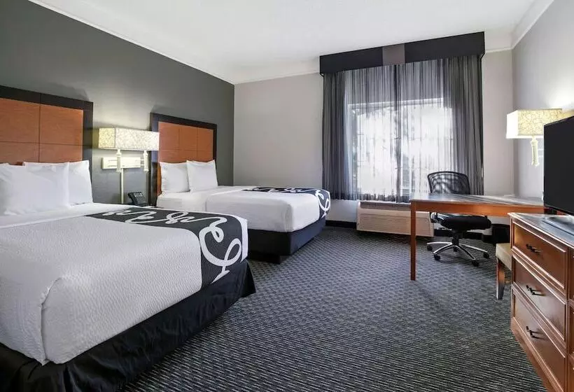 בית מלון כפרי La Quinta By Wyndham Dallas Arlington South