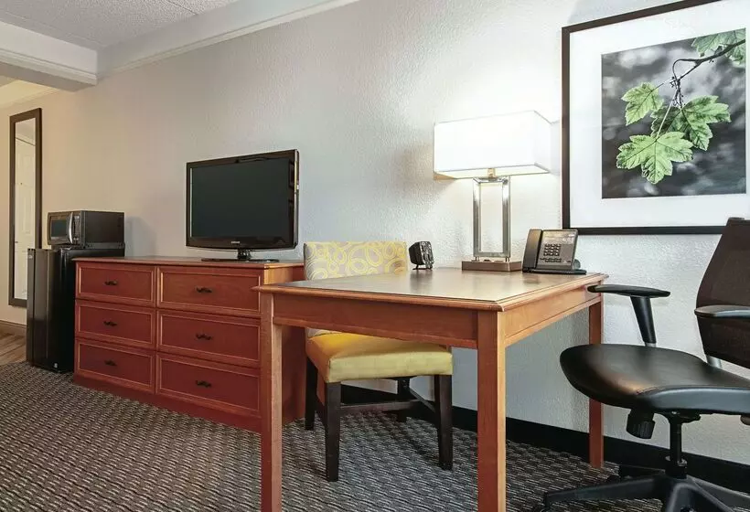 酒店 La Quinta Inn & Suites By Wyndham Ontario Airport