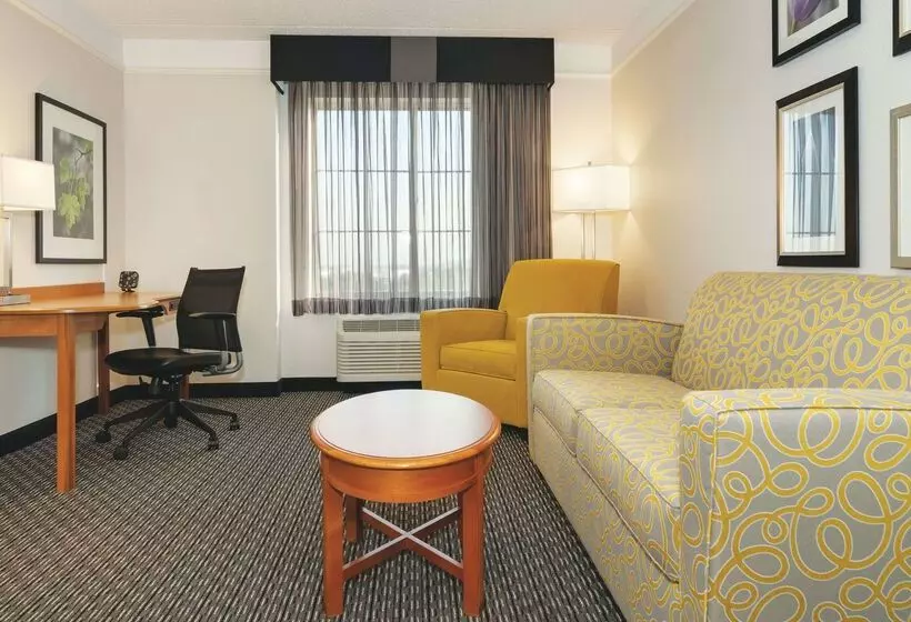 酒店 La Quinta Inn & Suites By Wyndham Ontario Airport