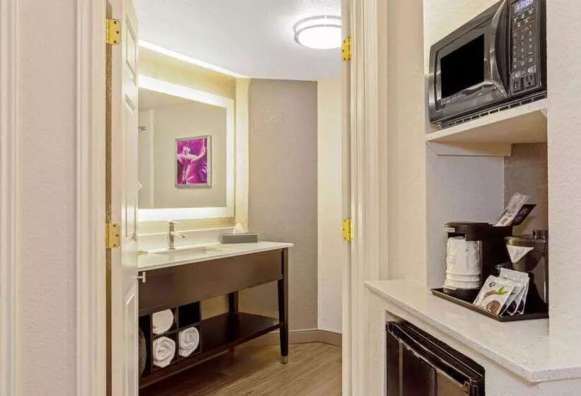 هتل La Quinta Inn & Suites By Wyndham Panama City