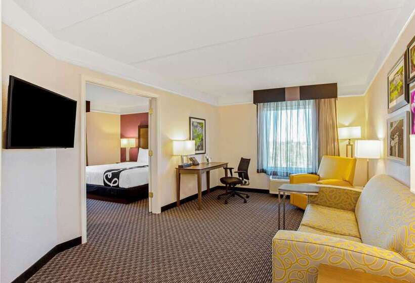 فندق La Quinta Inn & Suites By Wyndham Panama City