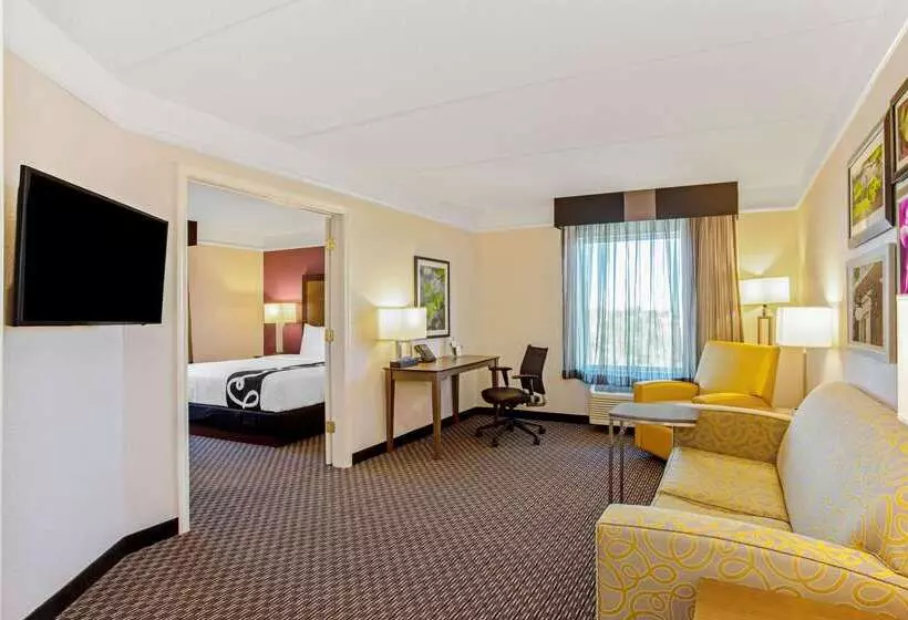 هتل La Quinta Inn & Suites By Wyndham Panama City