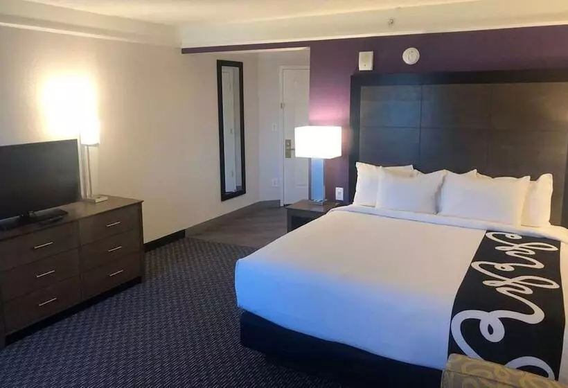 هتل La Quinta Inn & Suites By Wyndham Panama City