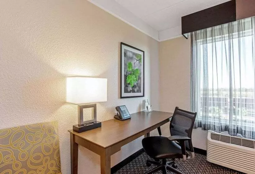 هتل La Quinta Inn & Suites By Wyndham Panama City
