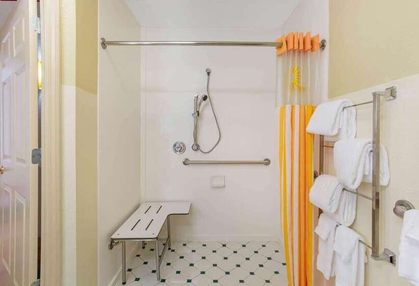 فندق La Quinta By Wyndham Raleigh Cary