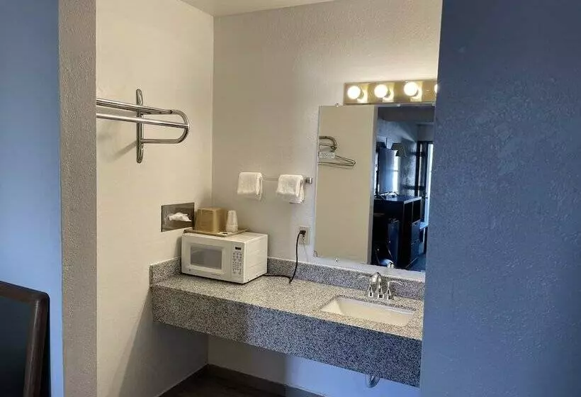 Отель Landmark Inn