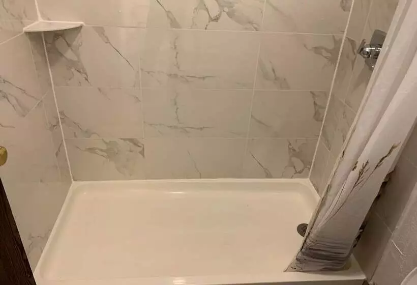 Отель Landmark Inn