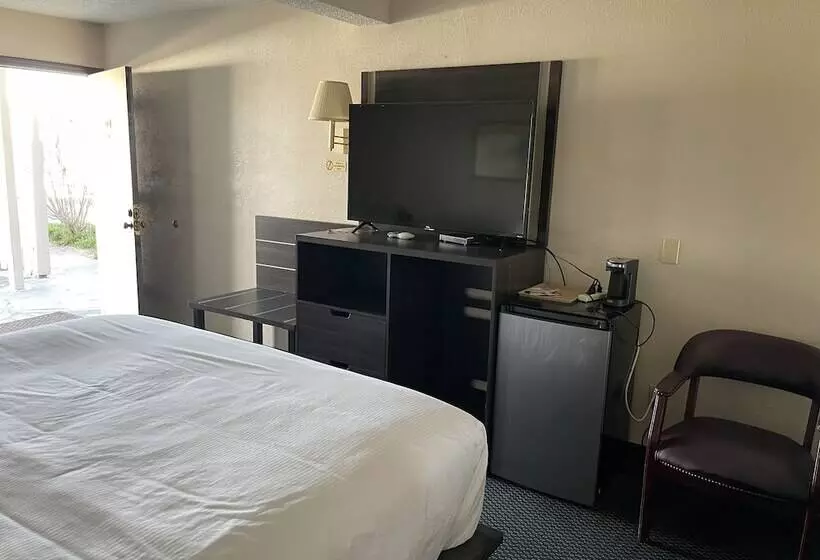 Отель Landmark Inn