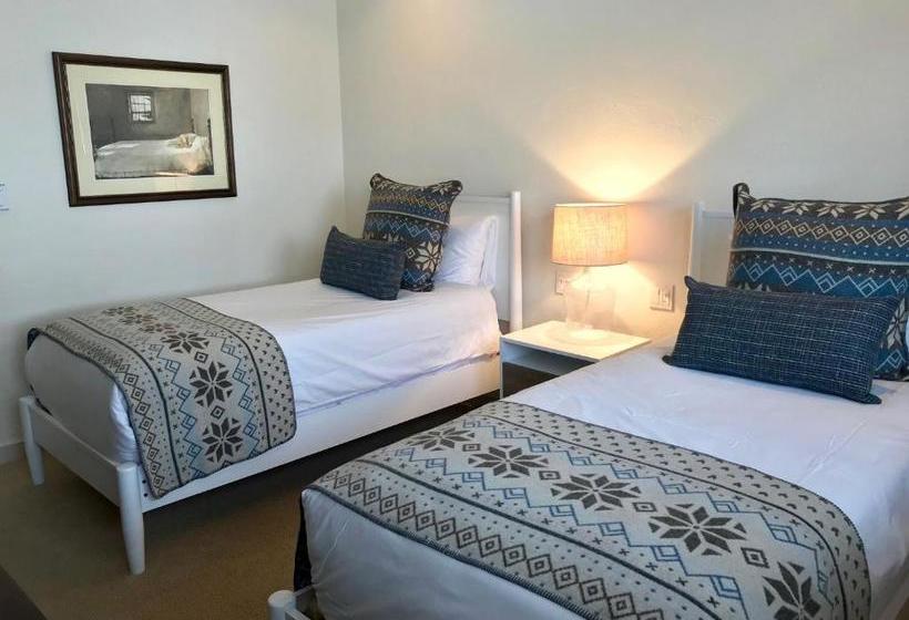 هتل Lodge At Lionshead