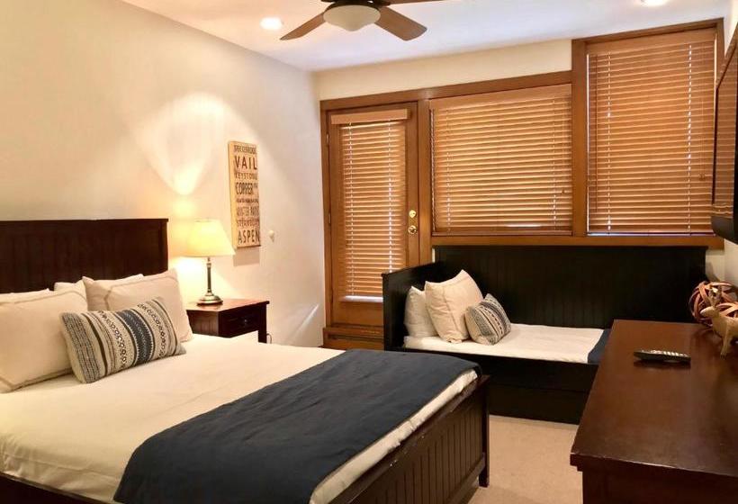 هتل Lodge At Lionshead