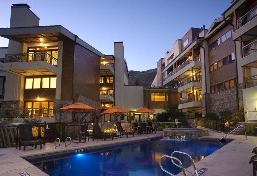 هتل Lodge At Lionshead