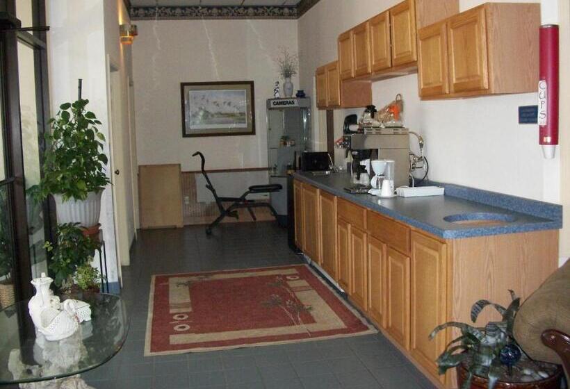 Отель Lodi Valley Suites