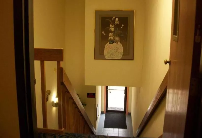 Отель Lodi Valley Suites