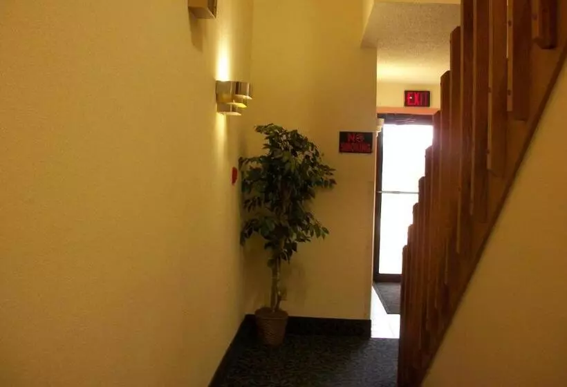 Отель Lodi Valley Suites