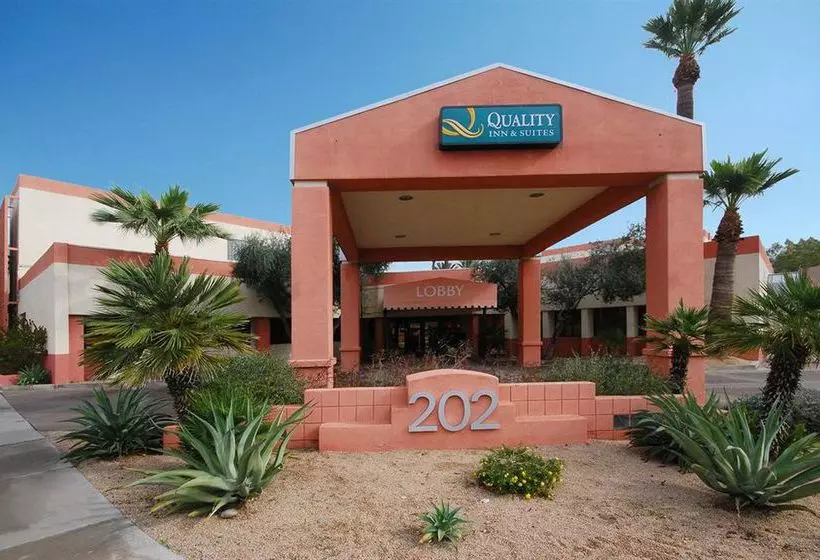 Отель Quality Inn & Suites Downtown Phoenix