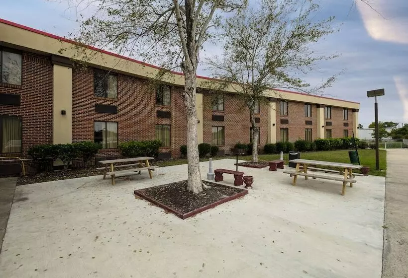 فندق Red Roof Inn & Suites Jacksonville, Nc