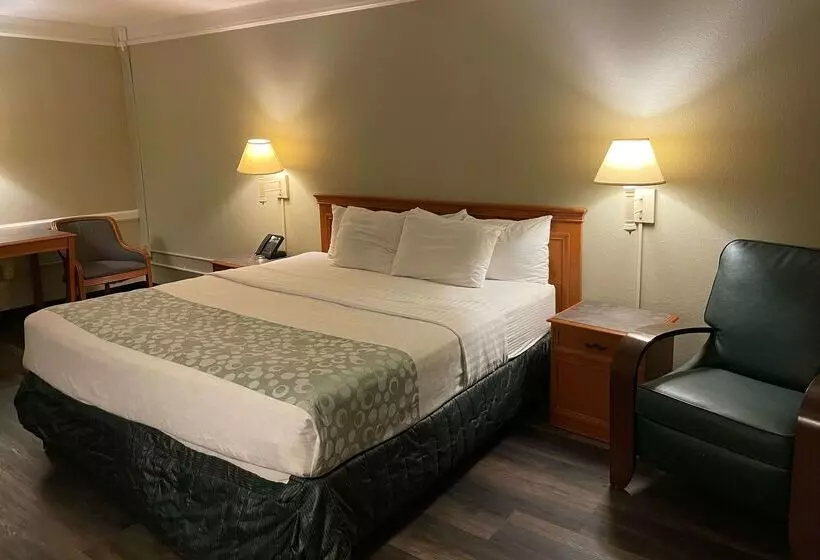 ホテル Travelodge By Wyndham Tuscaloosa