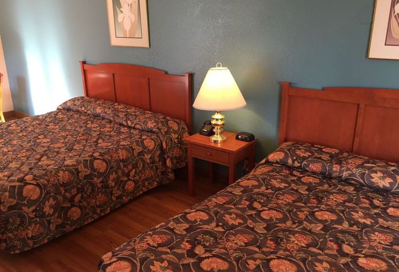 Long House Alaskan Hotel