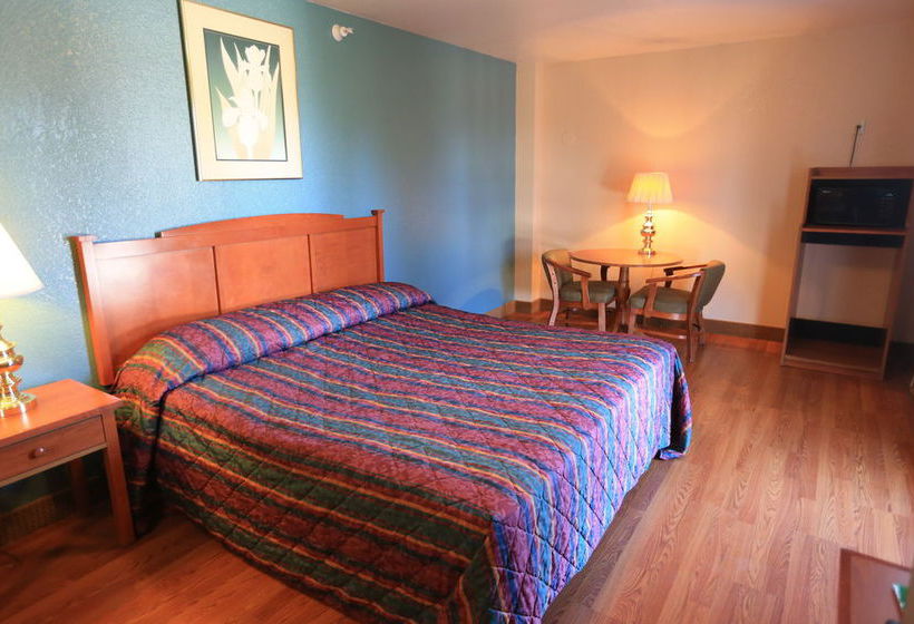 Long House Alaskan Hotel