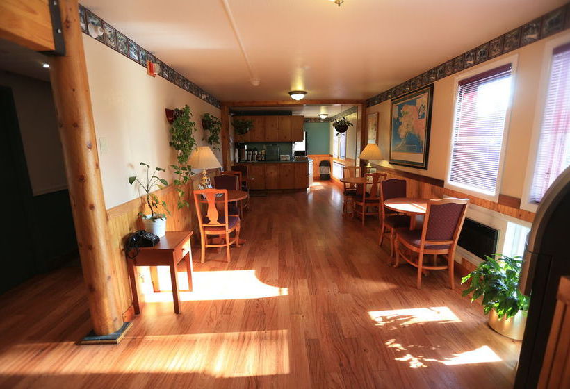 Long House Alaskan Hotel