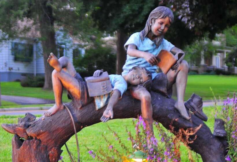 Motel Lockport Inn And Suites