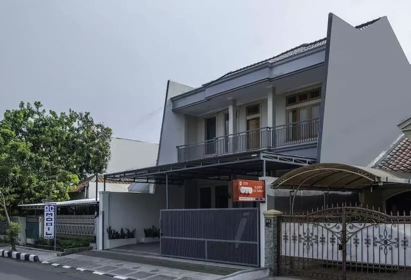 Hotelli Oyo 2259 Zleepy Ks Tubun