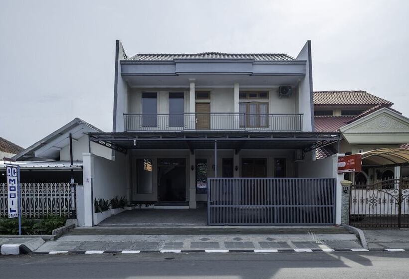 בית מלון כפרי Oyo 2259 Zleepy Ks Tubun