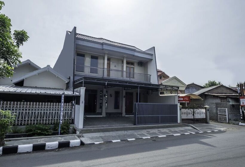 בית מלון כפרי Oyo 2259 Zleepy Ks Tubun