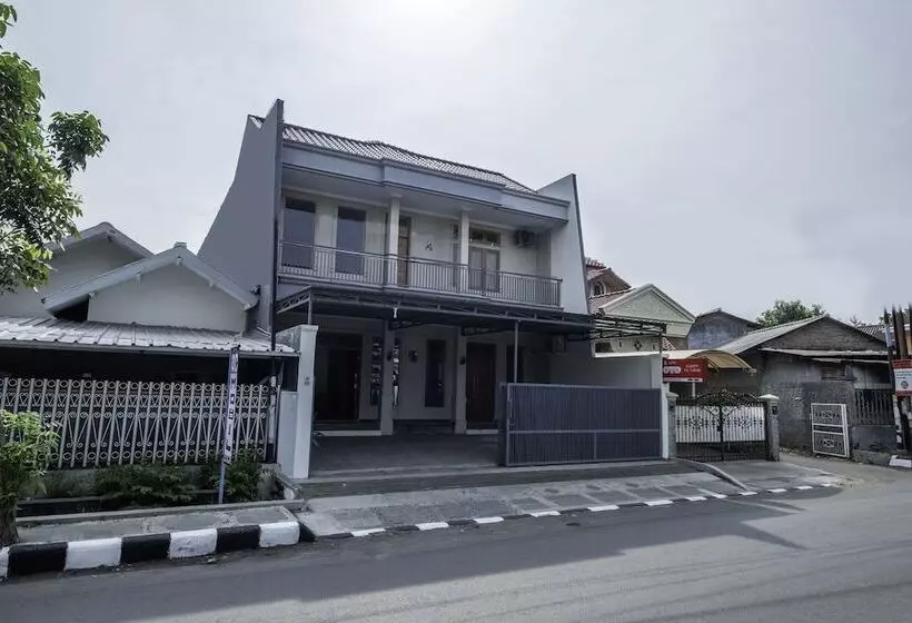 Hotelli Oyo 2259 Zleepy Ks Tubun