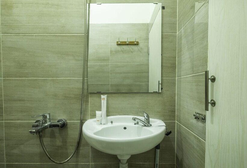 בית מלון כפרי Oyo 2259 Zleepy Ks Tubun