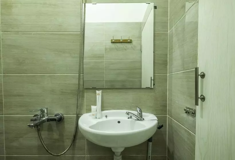 Hotelli Oyo 2259 Zleepy Ks Tubun