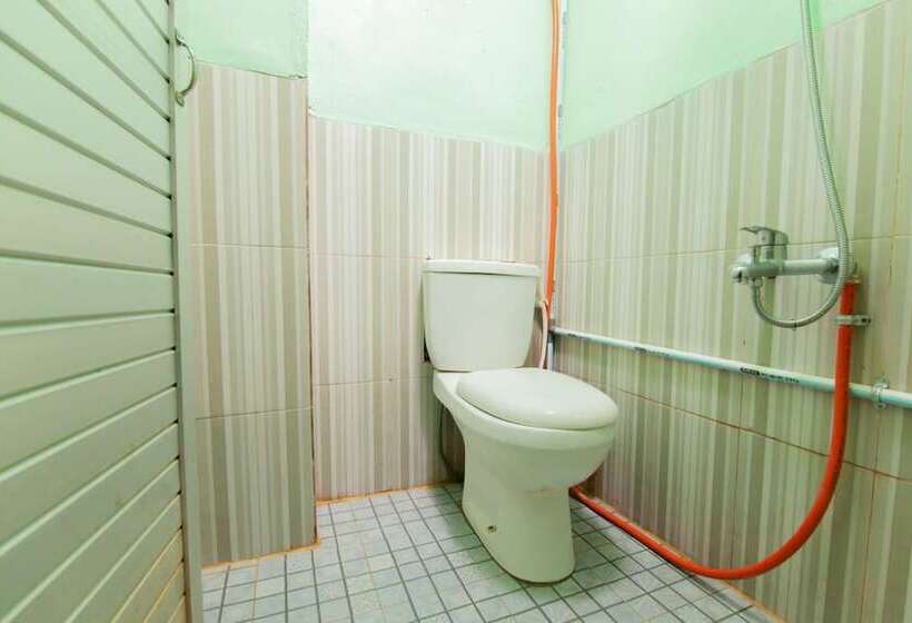 هتل Oyo 2310 Residence 68