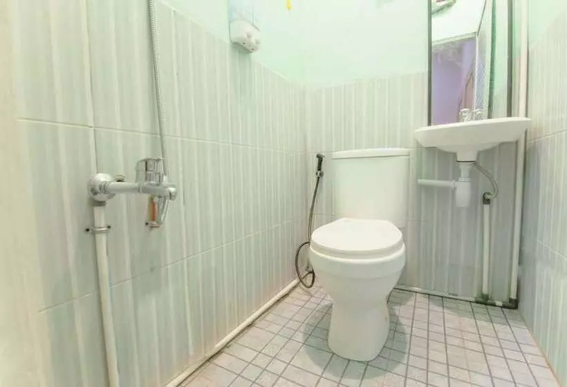 ホテル Oyo 2310 Residence 68